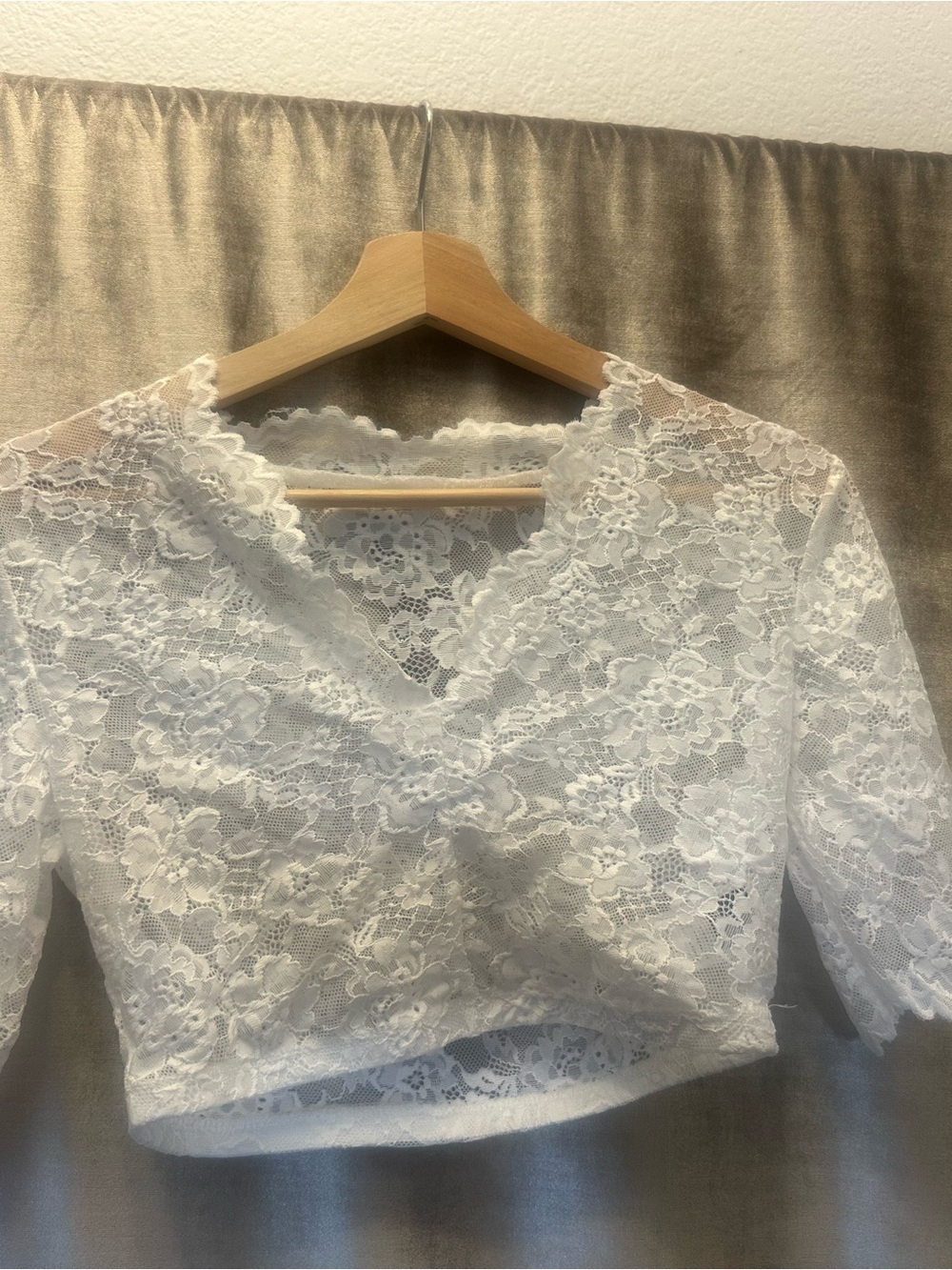 Dirndl blouse, white, elastic lace XS, fits S as it runs larger
